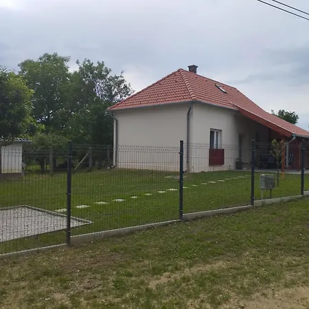 Krisztina Vendeghaz Casa de Férias